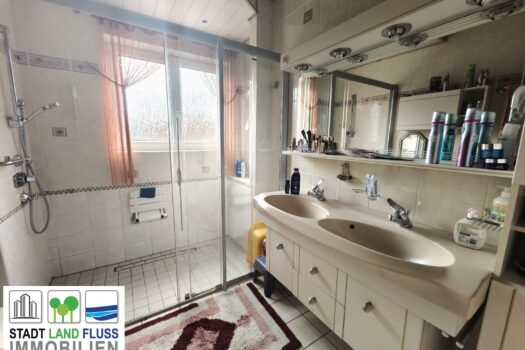 Viel Platz für Großfamilie, 2 Generationen oder 2 Familien!